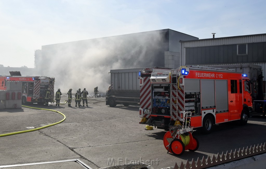 Feuer 2 Koeln Poll Siegburgerstr P003.JPG - Miklos Laubert